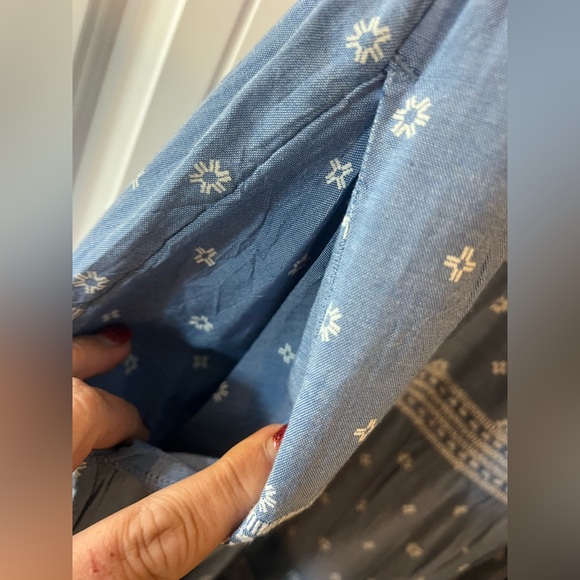 Size XL- Old Navy Puff-Sleeve Smocked Printed Embroidered Chambray Midi Dress - Picture 4 of 6